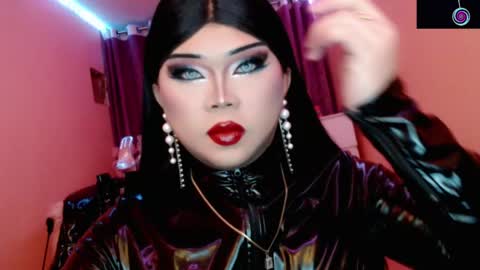 Queen Mireska online show from June 7, 3:39 pm