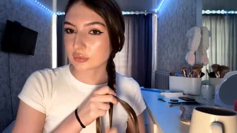 Kate online show from March 4, 9:39 am