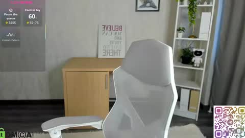 amilia_may online show from July 5, 4:19 am