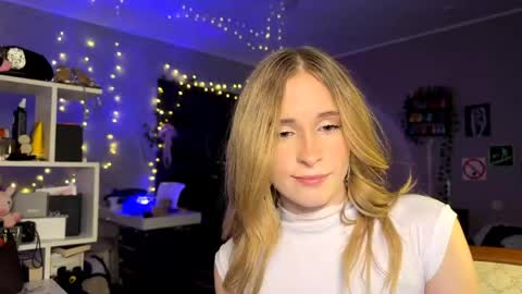 Amily online show from April 16, 9:39 pm