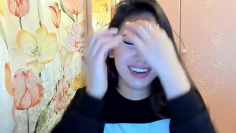 Snapshot of amina_artin chatting on October 9, 5:07 pm Amina online show from October 9, 5:07 pm