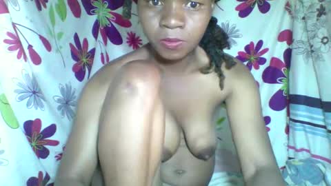 aminah01 online show from March 27, 7:26 pm