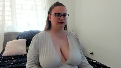 Amira Vyxen online show from May 26, 5:46 am