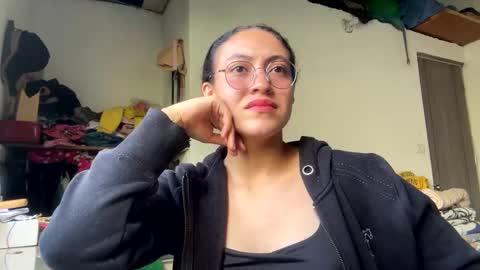 amitlu_ online show from January 5, 7:39 pm