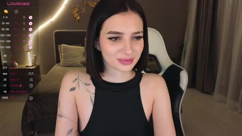 Ammy  dont forget to thumbs up me  online show from October 28, 11:00 am