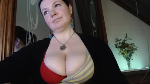 amorelara online show from February 16, 6:32 am