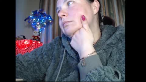 amorelara online show from October 6, 3:30 pm