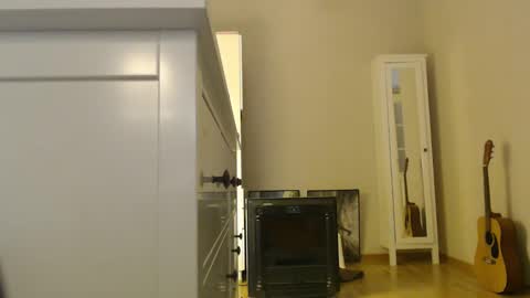 Snapshot of amoremeoww chatting on March 3, 2:47 am miss unforgettable online show from March 3, 2:47 am