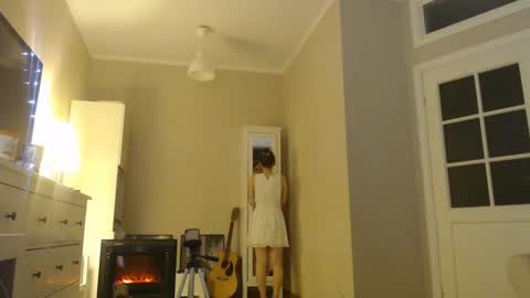 Snapshot of amoremeoww chatting on March 6, 3:45 pm miss unforgettable online show from March 6, 3:45 pm