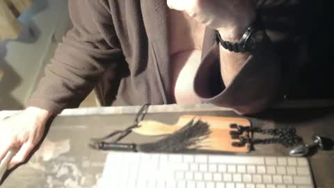 amslave4f online show from February 13, 9:12 am