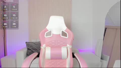 Emily online show from November 14, 4:31 pm