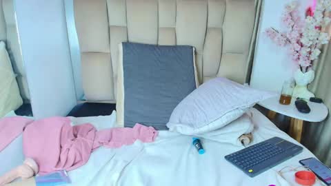 Amy online show from April 23, 12:29 pm