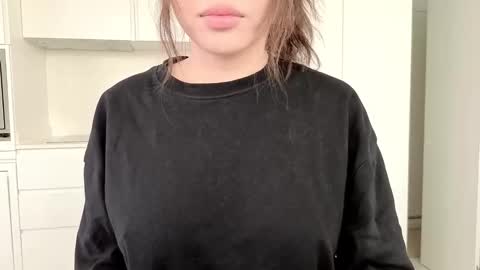 girl next door named Amy online show from March 7, 1:33 pm