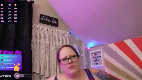 Snapshot of amyaphrodite chatting on December 15, 10:18 am  Amy Aphrodite  online show from December 15, 10:18 am