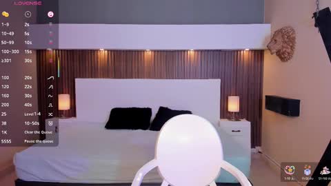 amyjohnsonn online show from September 27, 1:31 pm