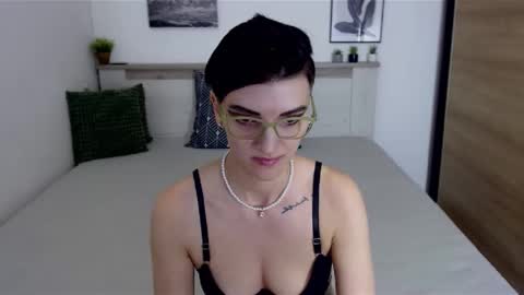 Hi there guys  My pleasure in your hands  pvt is open online show from December 14, 10:45 am