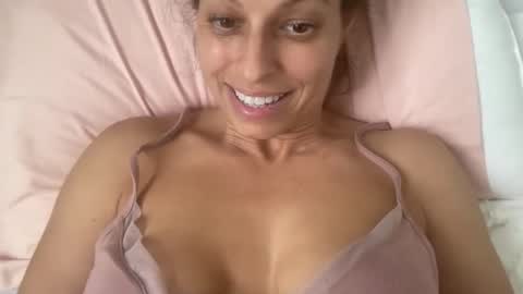 Amy Smilez online show from February 21, 3:37 pm