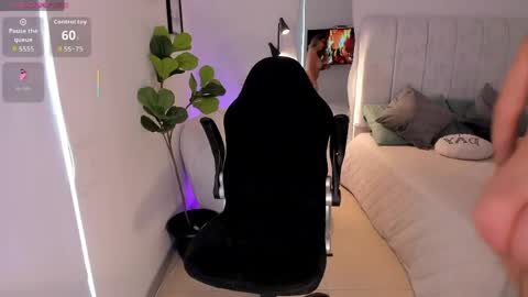    online show from April 9, 8:03 pm