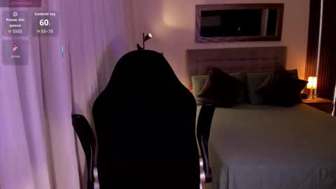    online show from November 7, 8:55 pm