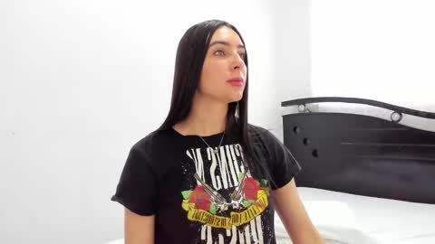 Snapshot of ana_castilo chatting on December 30, 11:26 am Ana IG an castillo 1 online show from December 30, 11:26 am