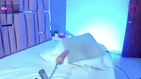 ana_hank_ online show from September 11, 6:14 am