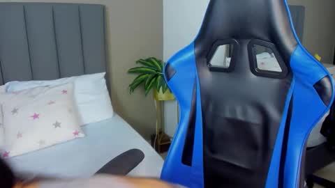 A N A online show from March 10, 2:10 pm