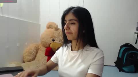 Anahi Browns online show from December 1, 9:57 pm