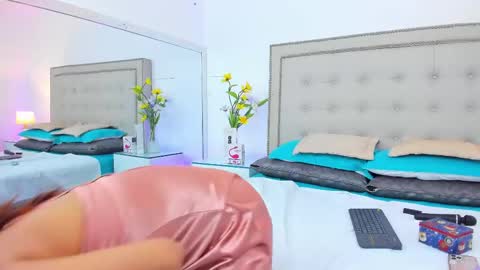 Snapshot of anahirivera chatting on March 1, 2:44 pm Anahi Rivera online show from March 1, 2:44 pm