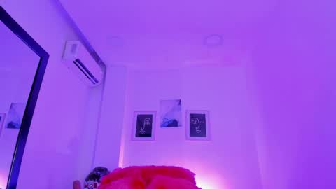 Ana online show from April 20, 7:28 pm