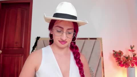 Andra Cyrus online show from October 10, 2:45 pm