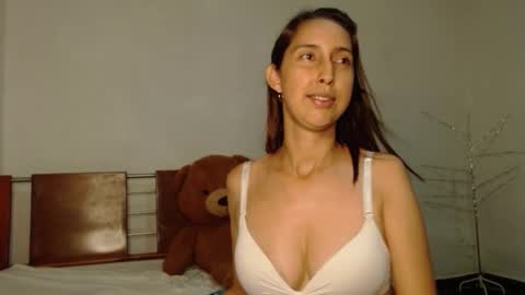 A l e online show from March 31, 6:30 pm