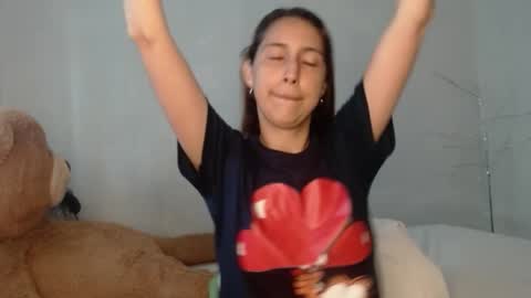 A l e online show from March 21, 9:19 pm