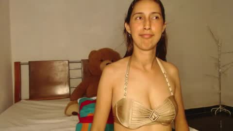 A l e online show from April 18, 10:43 pm