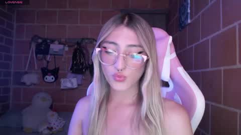 Andrea  online show from May 22, 5:42 pm