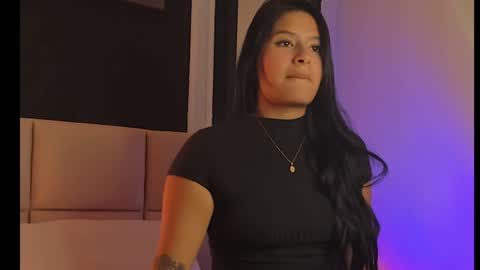 Snapshot of andrea_gomes_ chatting on January 11, 4:27 am andrea online show from January 11, 4:27 am