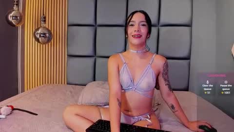 Snapshot of andrea_love01 chatting on October 15, 1:01 pm  ANDREA  online show from October 15, 1:01 pm