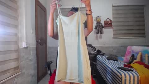 andrea ospina1 online show from October 25, 3:23 pm