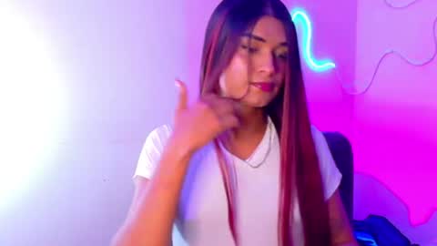andrea_r_ online show from July 31, 5:30 am