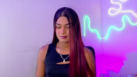 andrea_r_ online show from August 6, 5:38 am