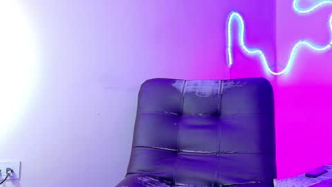 andrea_r_ online show from July 30, 4:57 am