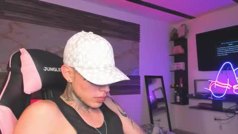 andrees_s online show from December 15, 11:45 pm