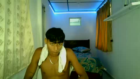 andres_bigcock23 online show from July 25, 11:02 pm