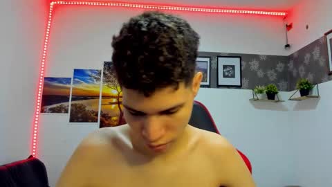 andrew_2811 online show from October 13, 3:08 am