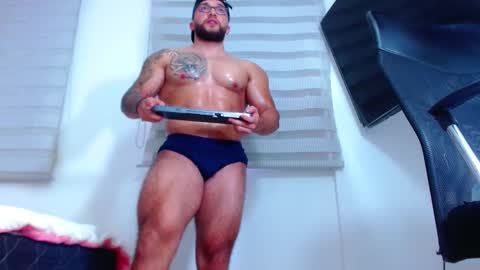 Snapshot of andrew_holden__ chatting on March 7, 10:54 pm andrew_holden__ online show from March 7, 10:54 pm