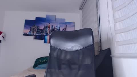 Snapshot of andrew_holden__ chatting on September 17, 1:09 am andrew_holden__ online show from September 17, 1:09 am