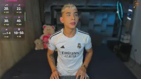 Andrew M. online show from January 8, 11:54 pm