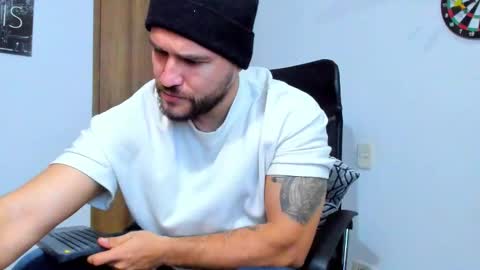 Andrew Diaz online show from October 11, 5:12 am