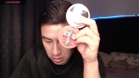 andrewmhilton_ online show from January 11, 6:41 am