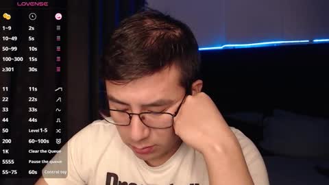 andrewmhilton_ online show from November 22, 7:07 am