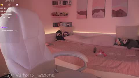 Victoria Senz  online show from November 5, 9:39 pm